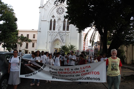 Vigília Ecumênica leva às ruas de Salvador campanha sobre voto consciente
